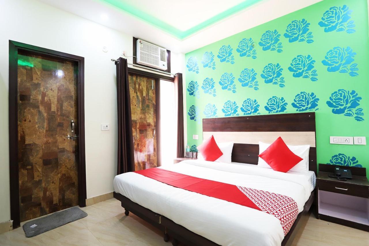 Oyo Flagship 42619 Diamond Key Hotel Делхи Екстериор снимка
