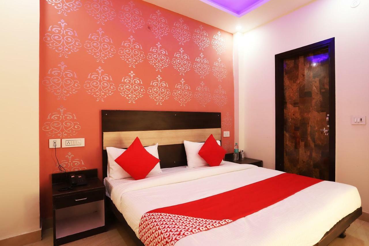 Oyo Flagship 42619 Diamond Key Hotel Делхи Екстериор снимка